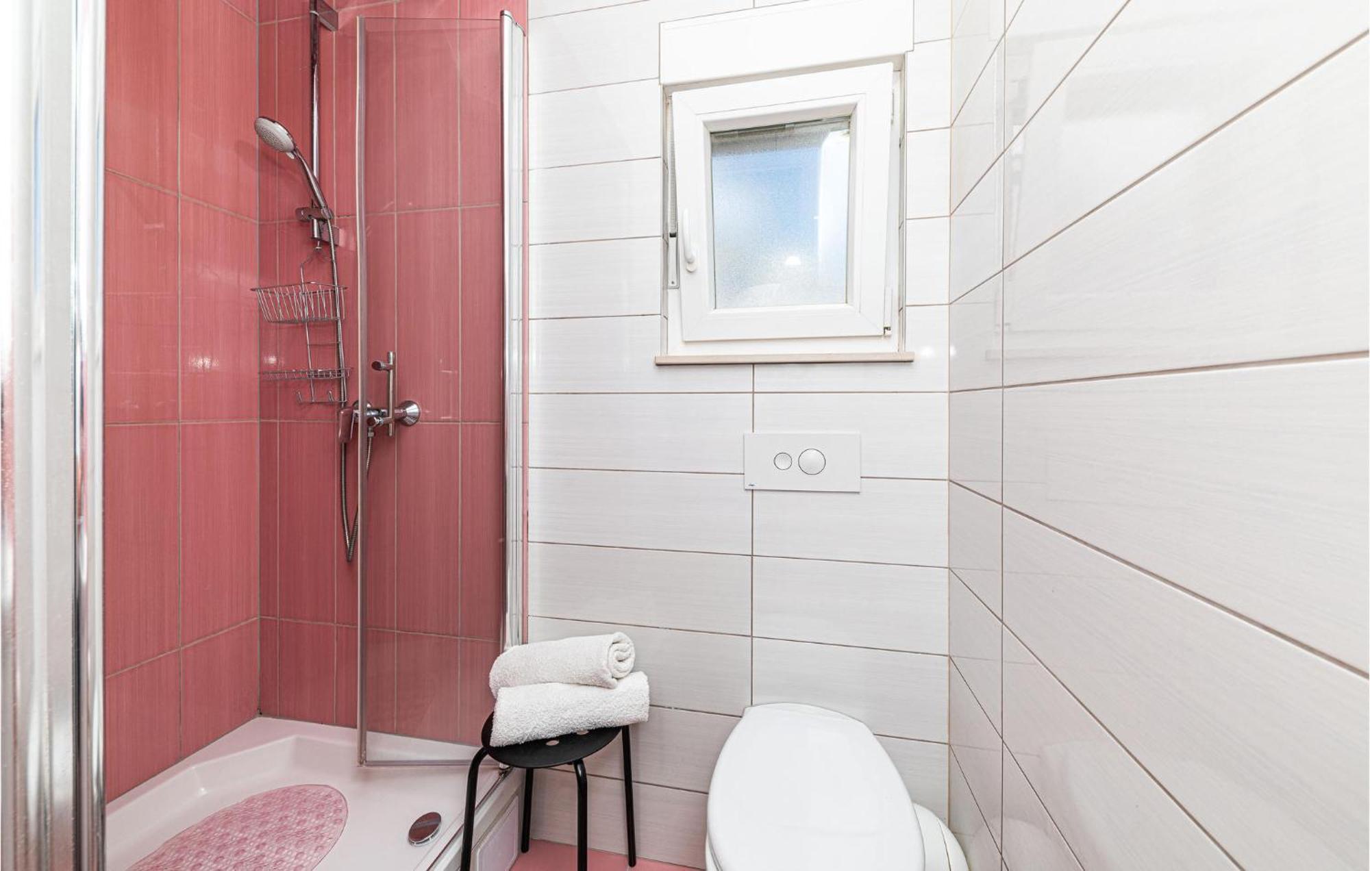 2 Bedroom Beautiful Apartment In Okrug Gornji Trogir Exterior foto