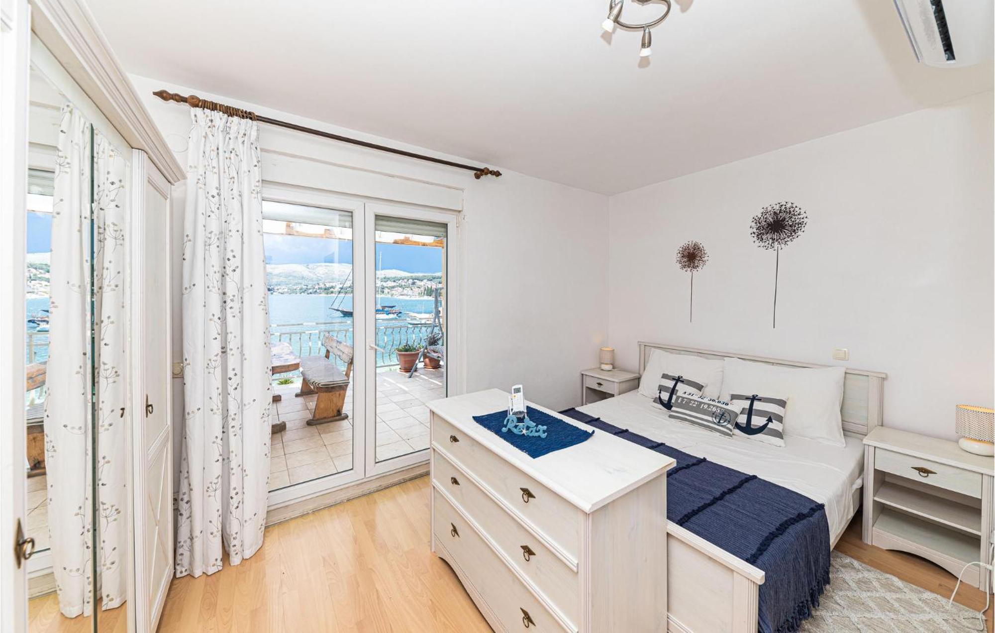 2 Bedroom Beautiful Apartment In Okrug Gornji Trogir Exterior foto