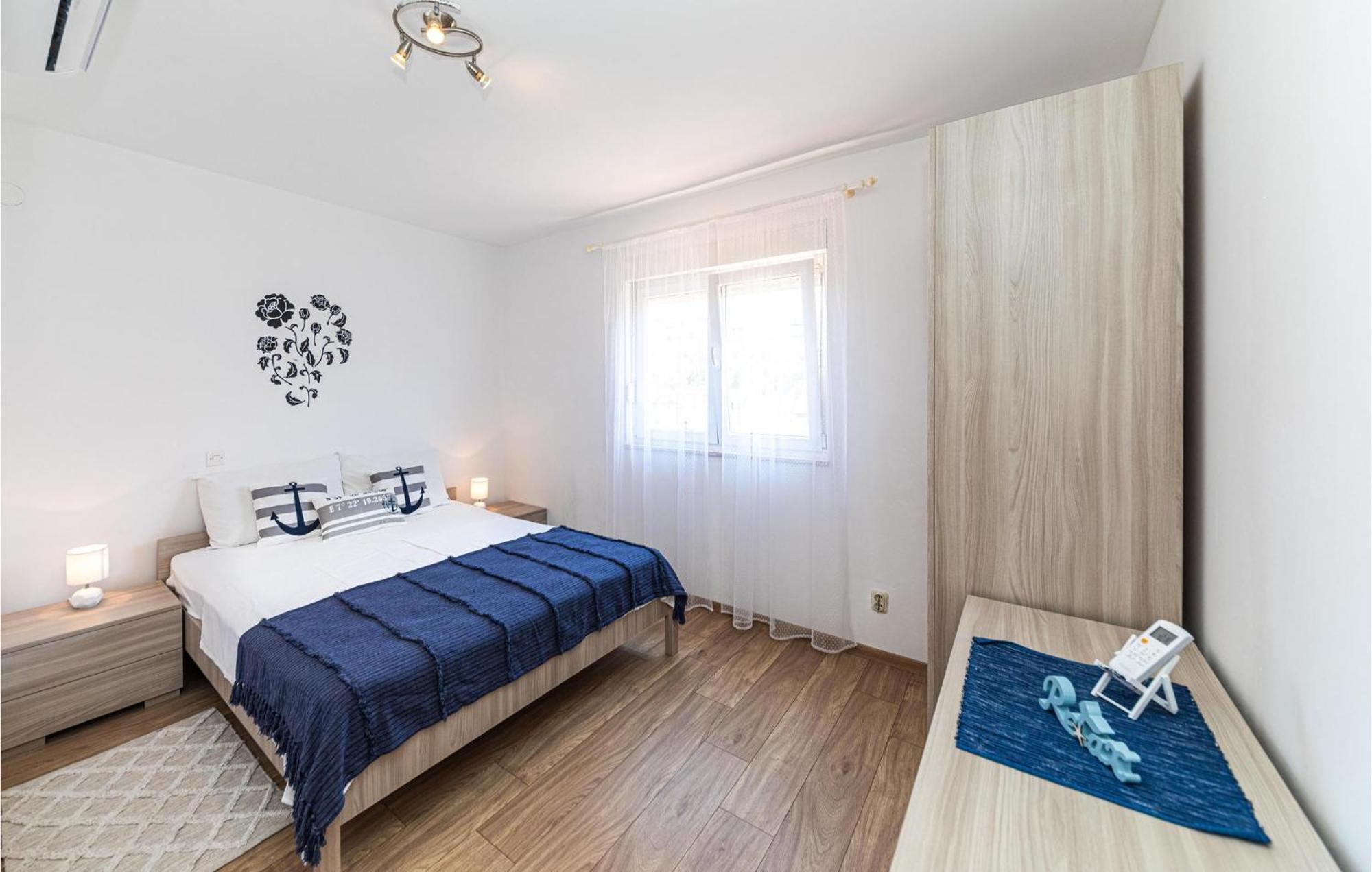 2 Bedroom Beautiful Apartment In Okrug Gornji Trogir Exterior foto